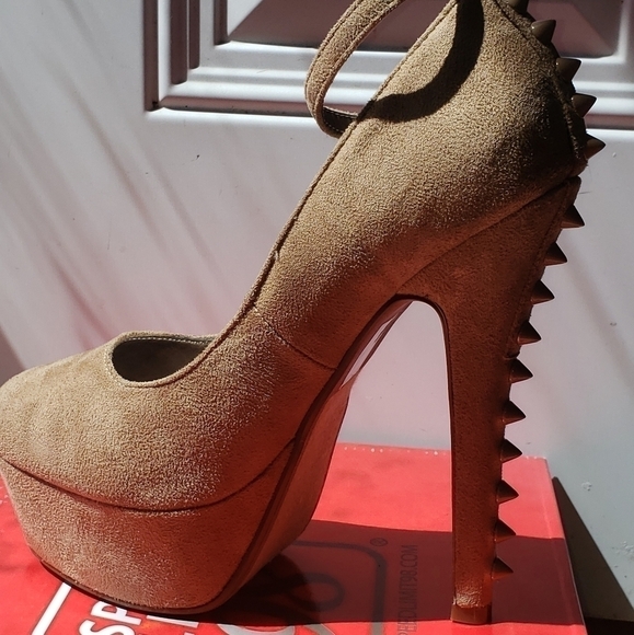Spike Taupe Platform Heel - Picture 4 of 9